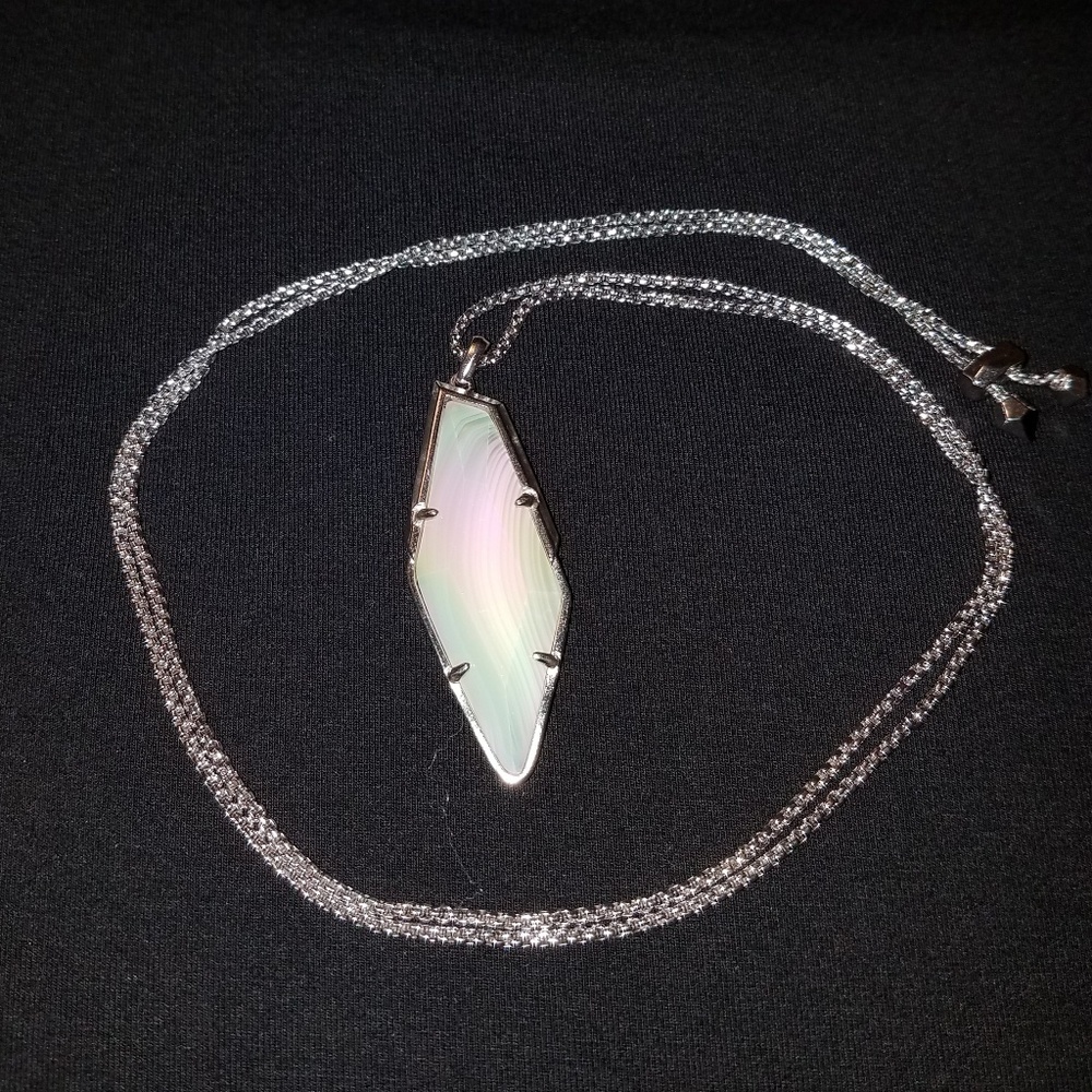 Kendra Scott necklace